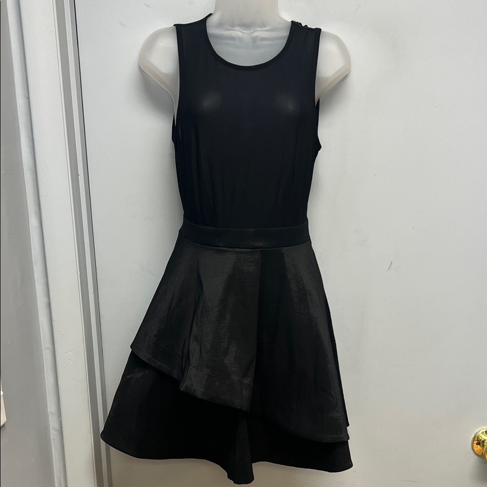 🖤 IRIS Black Sleeveless Fit & Flare Dress with Layered Skirt – Size M